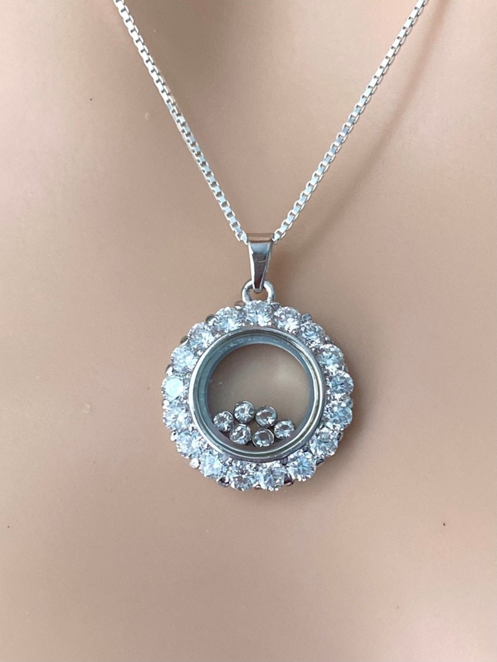 VINTAGE Silver Tone Floating Crystsl Circle Snake Chain Necklace